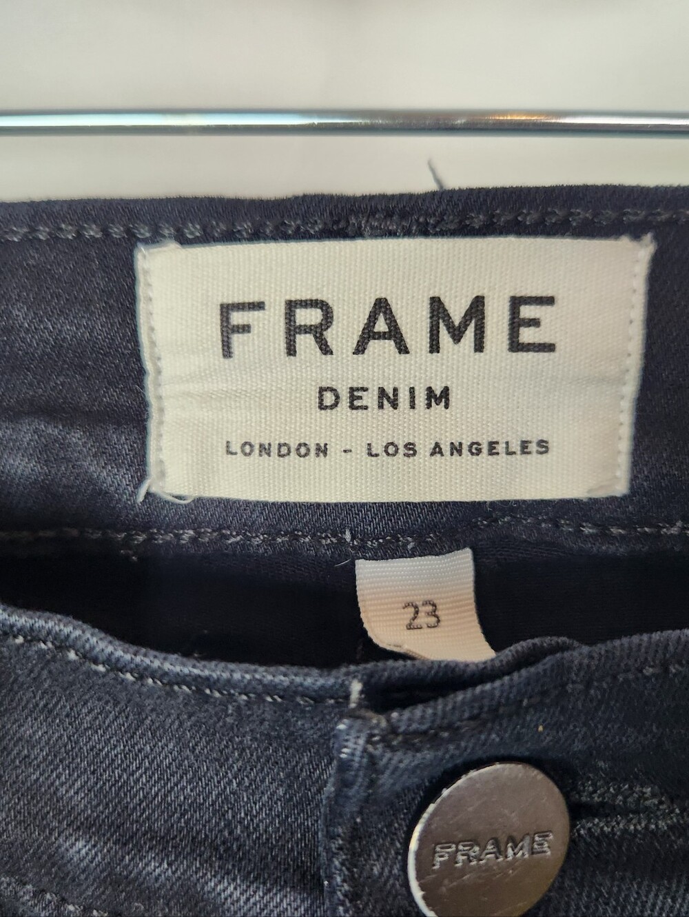 Frame Le Skinny De Jeanne Raw Mid Rise Jeans in Black Film Noir Size 23 - Picture 4 of 9